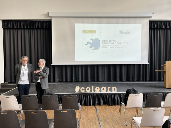 Karlheinz Pape im Gespräch. 